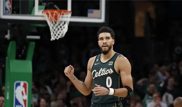 博鱼电竞官方网站-米切尔独木难支绿军多点开花 绿骑系列赛无悬念？