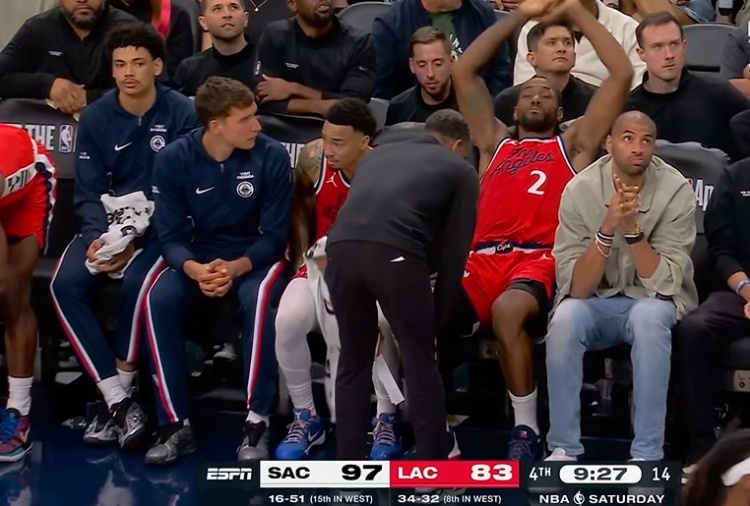 博鱼电竞官网-伤不起啊！伦纳德防守时又被撞到&amp;一瘸一拐 已确定退赛！