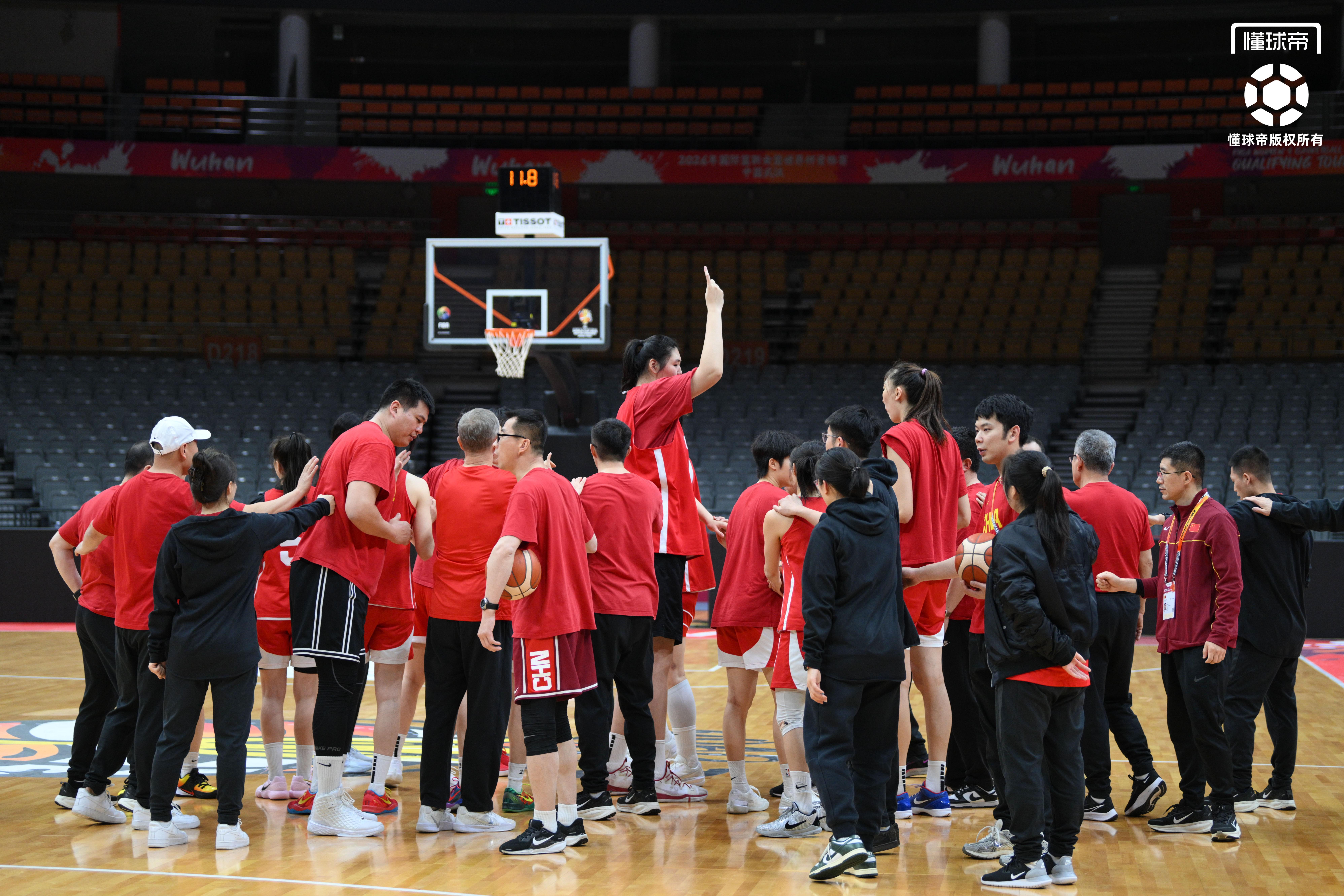 博鱼电竞官方网站-中国女篮世预赛最后一练，王治郅到场观看&amp;amp;全队精神饱满