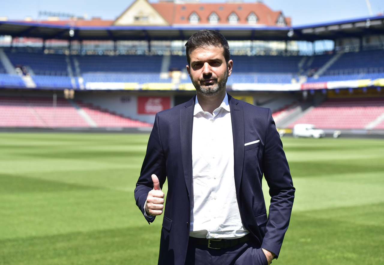 博鱼电竞官方网站-斯特拉马乔尼：齐沃比小法更适合国米，小法很出色但要求彻底变革